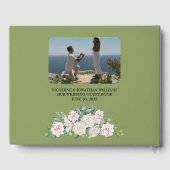 Elegante Bloemige Omhelzing Bruiloft Gastenboek (Achterkant)
