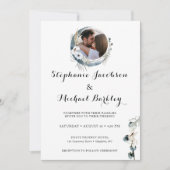 Elegante bloemkrans foto bruiloft uitnodiging (Voorkant)