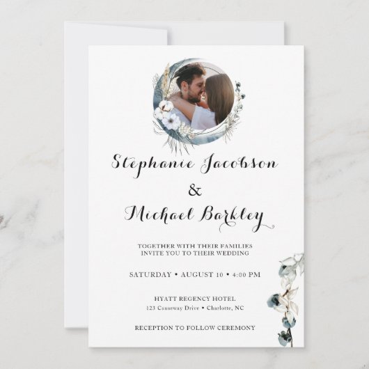 Elegante bloemkrans foto bruiloft uitnodiging (Voorkant)