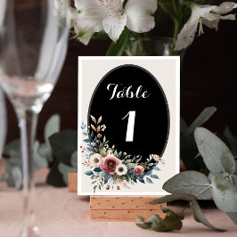 Elegante bloemrijke rustieke trouwtafel nummerkaar kaart