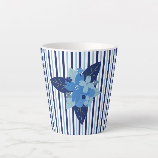 Elegante bloemstrepen monochromatisch blauw latte mok (Voorkant)