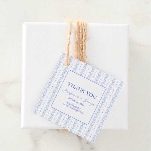 Elegante Blue Seashell Coastal Wedding Bedankt Bedankjes Labels (In situ)