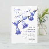 Elegante Bluebell Bloesem Verrassing Verjaardag Kaart (Staand voorkant)