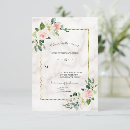 Elegante Blush Bloemen Gouden Marmeren Huwelijk RSVP Kaartje (Staand voorkant)