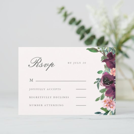 Elegante Blush en Plum Waterverf Bloemenbruiloft RSVP Kaartje (Staand voorkant)