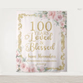 Elegante Blush Floral 100th Verjaardag Geliefd Gez Wandkleed (Voorkant)