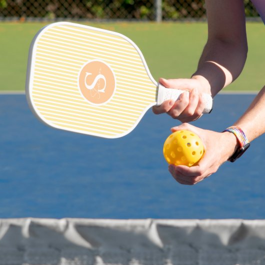 Elegante Blush Gestreepte Monogram Pickleball Padd Paddle (Insitu)