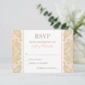 Elegante Blush Roze en Gouden Damast Baby Doop RSVP Kaartje (Staand voorkant)