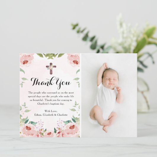 Elegante Blush Roze Rose Bloemen Doop Foto Bedankkaart (Staand voorkant)