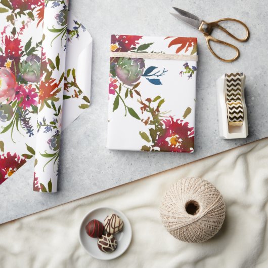 Elegante Boho Bloemige Rode Botanische Trouwcadeau Cadeaupapier (Crafts)