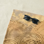 Elegante Boho Gouden Mandala Strandlaken (In situ)