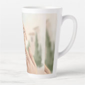 Elegante Boho Meisje Latte Mok | Zachte Vrouwelijk (Rechts)