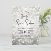 Elegante Bokeh Lights Modern Script Sweet 16 Silve Kaart (Staand voorkant)