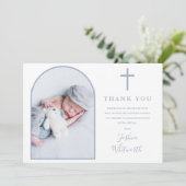 Elegante boog foto stoffige blauwe doop bedankkaart (Staand voorkant)