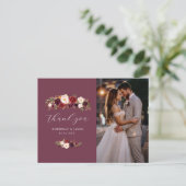 Elegante bordeaux & blozen bloemen bruiloft dank u briefkaart (Staand voorkant)