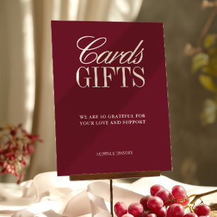 Elegante bordeauxkaarten & cadeaus bruiloftsbord