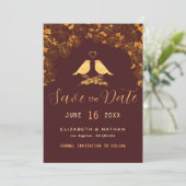 Elegante bordeauxrode en gouden bloemenvogels aang save the date (Staand voorkant)