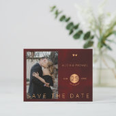 Elegante bordeauxrode gouden trouwfoto bewaar de d aankondigingskaart (Staand voorkant)