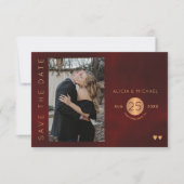Elegante bordeauxrode gouden trouwfoto bewaar de d save the date (Voorkant)