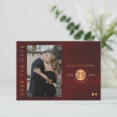 Elegante bordeauxrode gouden trouwfoto bewaar de d save the date (Staand voorkant)
