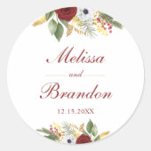 Elegante bordeauxrood & gouden bloemenscriptie bru ronde sticker (Voorkant)