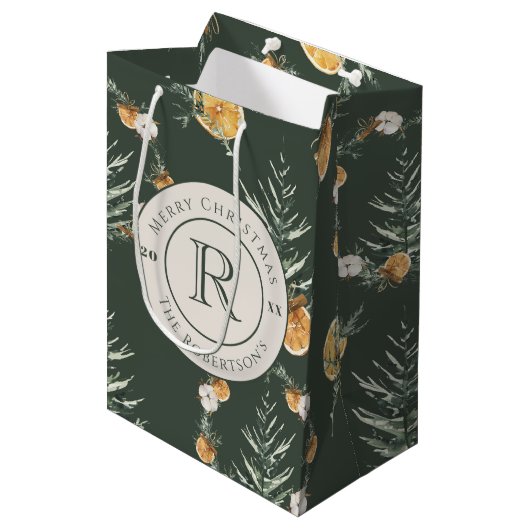 Elegante Bos Groene Waterverf Winter Monogram Medium Cadeauzakje (Voorkant Gekanteld)
