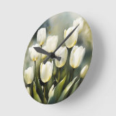 Elegante bos witte tulpen in een serene tuin ronde klok (Hoek)