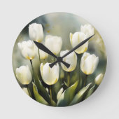 Elegante bos witte tulpen in een serene tuin ronde klok (Voorkant)