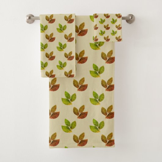 Elegante Botanische Baai Bladeren op Lichte Beige Bad Handdoek (Insitu)