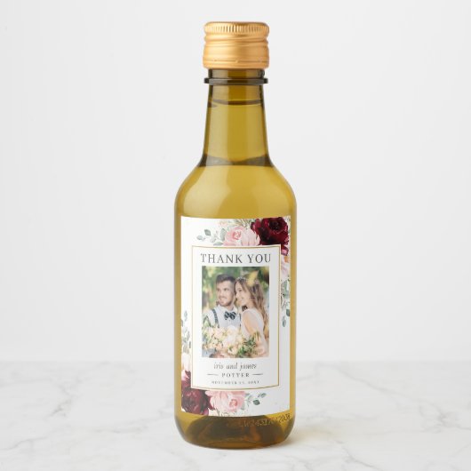 Elegante Bourgogne Blush Bloemen Fotobruiloft Wijn Etiket (Voorkant)