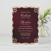Elegante Bourgogne Goud Metallic Wavy Border Weddi Kaart (Staand voorkant)