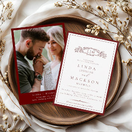 Elegante Bourgondische Crest Monogram Huwelijksuit Kaart