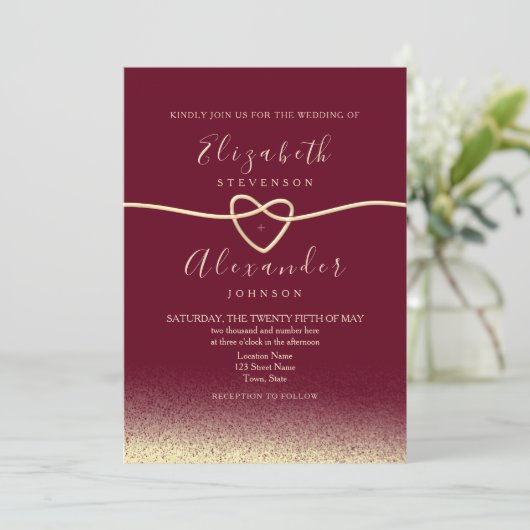 Elegante Bourgondische gouden huwelijksuitnodiging Kaart (Staand voorkant)