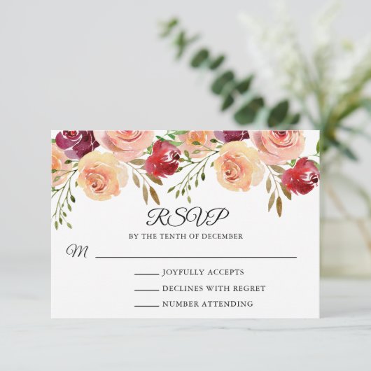 Elegante Bourgondische perzik pioen bloemenbruilof (Staand voorkant)