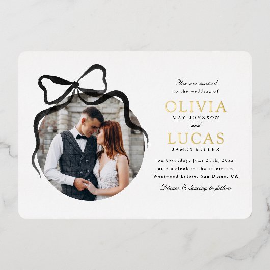Elegante Bow All-in-One Zwart & Wit Fotobruiloft Folie Uitnodiging (Voorkant)