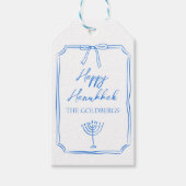 Elegante Bow Menorah Custom Name Happy Chanoeka Cadeaulabel (Voorkant)