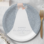 Elegante bruid op Dusty Blue Vrijgezellenfeest Papieren Bordje<br><div class="desc">Een bruid in haar trouwjurk over een witte roos op een stoffige blauwe (of elke kleur) achtergrond,  maakt een mooie toevoeging aan uw vrijgezellenfeest decor. OVEREENKOMENDE objecten in onze winkel.</div>
