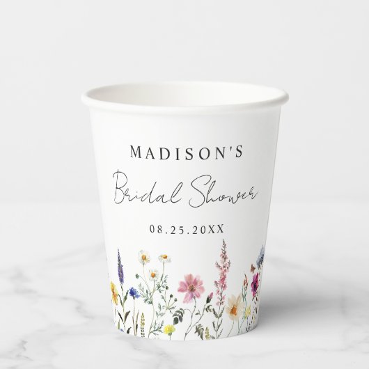 Elegante bruidsboogschutter in een bloemenweide papieren bekers (Achterkant)