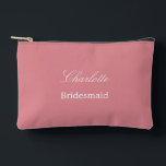 Elegante bruidsmeisje Blush Roze Accessoire Pouch Etui<br><div class="desc">Elegante bruidsmeisje Blush Pink Accessoire Pouch, personaliseer de naam van de bruidsmeisje, met behulp van de online personalisatie sjabloon voordat u bestelt. De personalisatie-sjabloon kan ook gemakkelijk worden gebruikt om het ontwerp voor andere huwelijksgastrollen, zoals Maid of Honor, te personaliseren door de betreffende tekst dienovereenkomstig te wijzigen voordat u aan...</div>