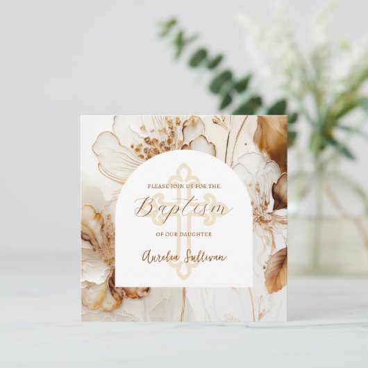 Elegante bruine bloemen doop uitnodiging (Staand voorkant)