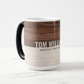 Elegante bruine houten textuur moderne stijl monog magische mok (Voorkant links)