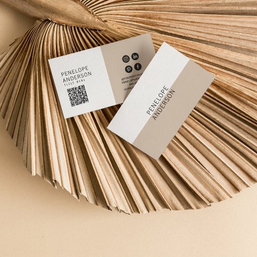 Elegante Cacao Cream Minimalistische QR Code Moder Visitekaartje