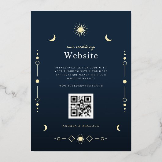 Elegante Celestial Gouden Maan & Zon QR Code Bruil Folie Uitnodiging (Achterkant)
