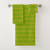 Elegante Chartreuse Groene Bloempatroon Bad Handdoek (Insitu)