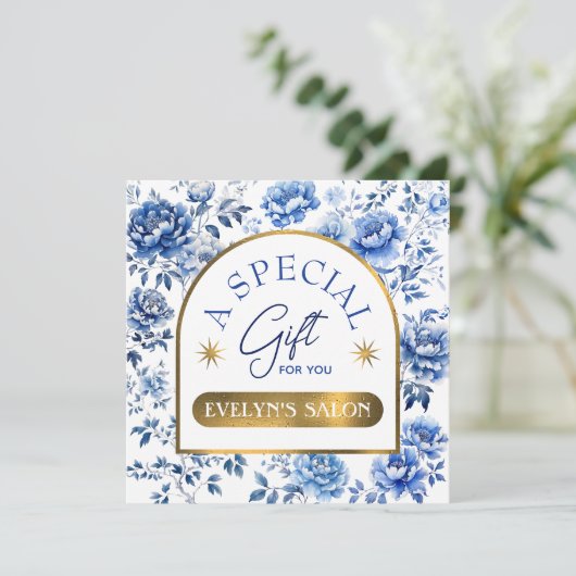 Elegante chinoiserie blauwe bloemen cadeaubon (Staand voorkant)