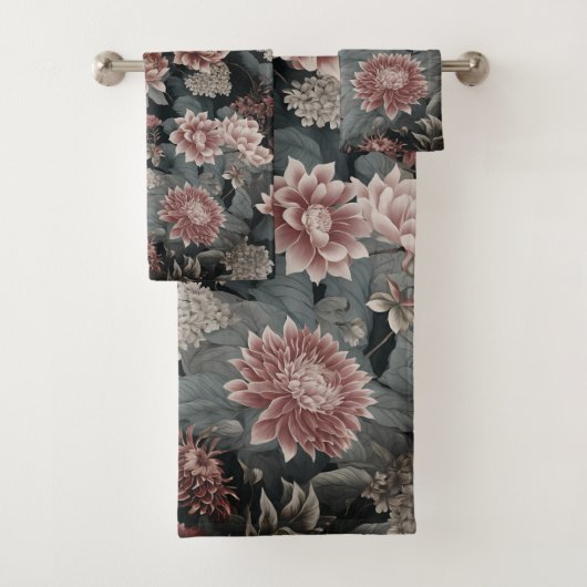 Elegante Chinoiserie Grijs en Raspberry Bloemen Bad Handdoek (Insitu)