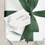 Elegante chique groene en witte bruiloft cadeaulabel<br><div class="desc">Voeg een elegant detail toe aan uw huwelijksgunsten met deze prachtige gunsttag met een eenvoudig, prachtig groen handgetekend botanisch detail aan de zijkant en koppels namen in moderne stijlvolle typografie. Opmerking: voor hoesjes waarbij de voornaam veel langer is dan de naam aan de onderkant, kunt u overwegen om de blauwe...</div>