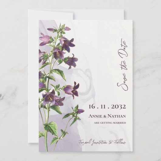 Elegante chique Paarse bloemenscript bruiloft Save The Date (Voorkant)