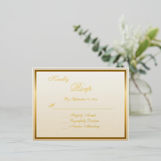 Elegante Classic Gold Script Wedding RSVP Kaart (Staand Voorkant)