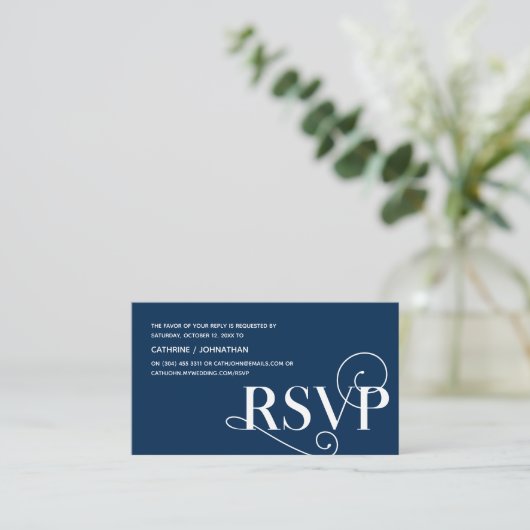 Elegante Classy, Navy Blue Script, RSVP Reageer Informatiekaartje (Staand voorkant)
